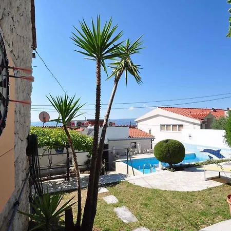 Apartment Omis 3 Apartment *