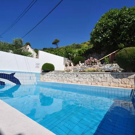 Apartment Omis 3 * Omis
