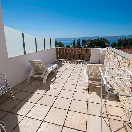 Apartment Omis 3 * Omis