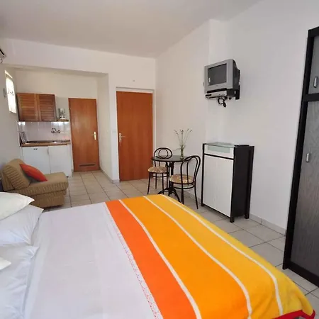 3 * Omiš